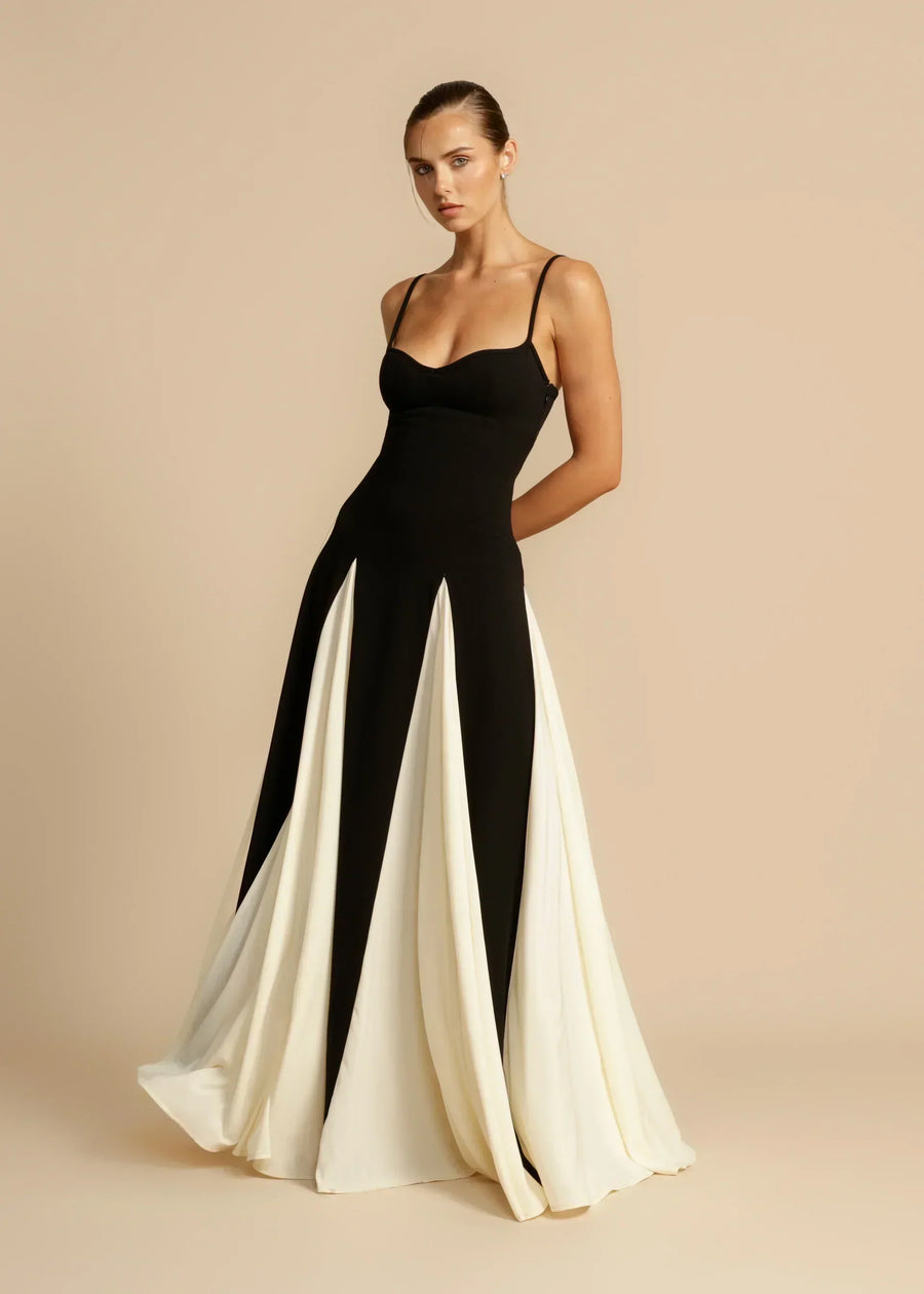 Oshrit™ | Elegant Contrast Ruffles Maxi Dress