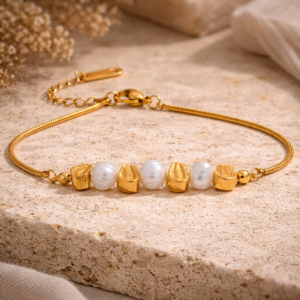 Purity Blossom - 18k Bracelet with Pearls