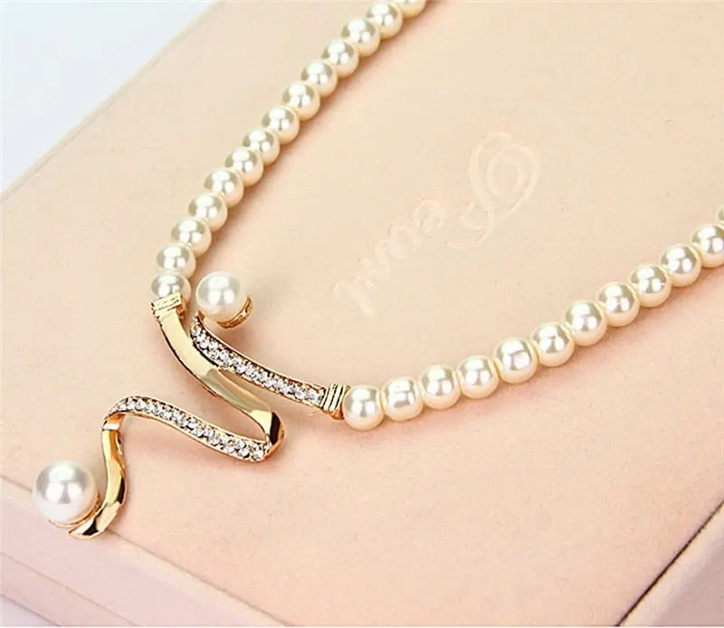 Pearl Serpentine Statement Necklace Set